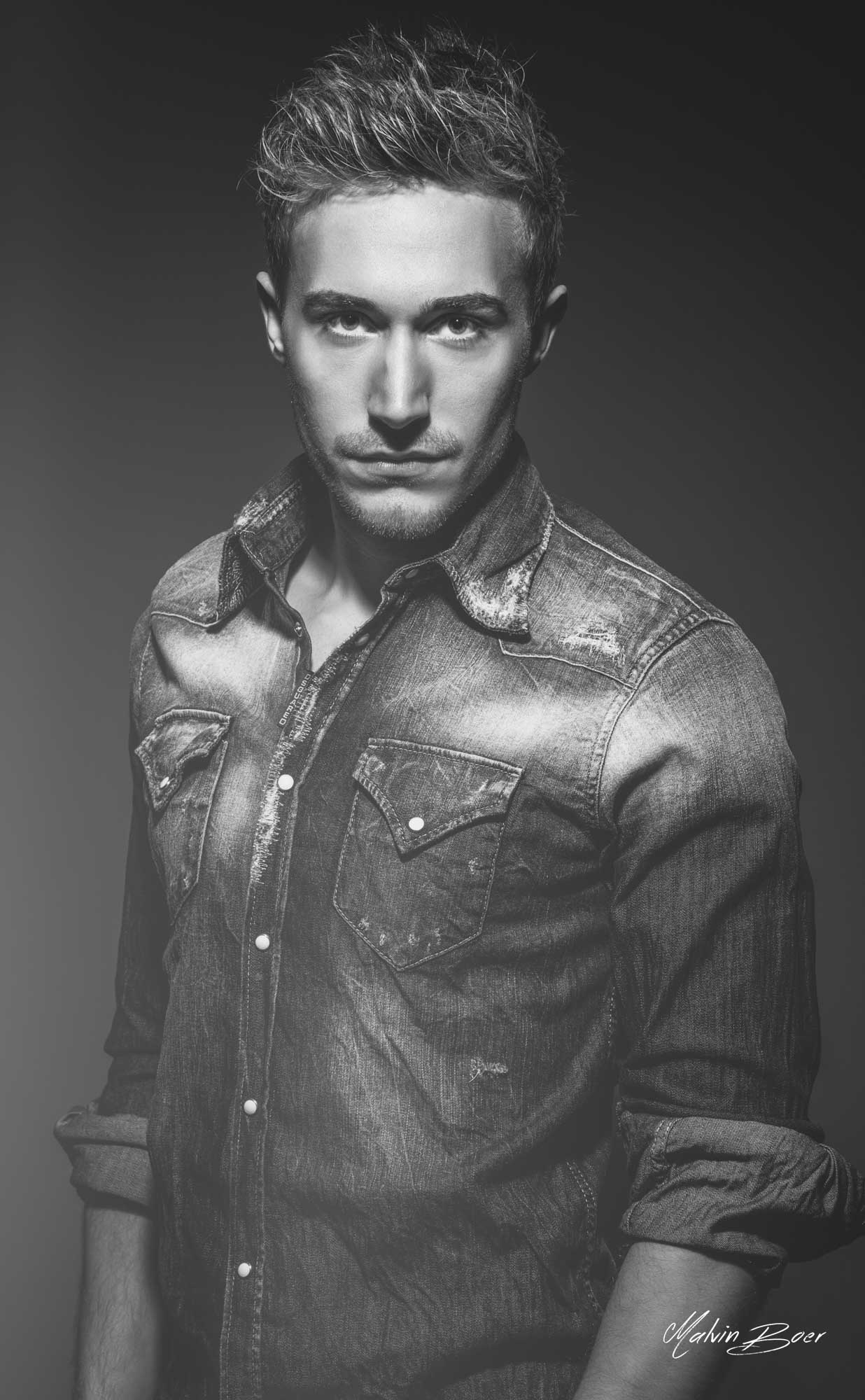 49_Ml1_Malvin_Boer_Malvinboer_B&W_Haarliebhaber_Photographer_Dortmund_Kunst_BVB_Fotografie_Wandbilder